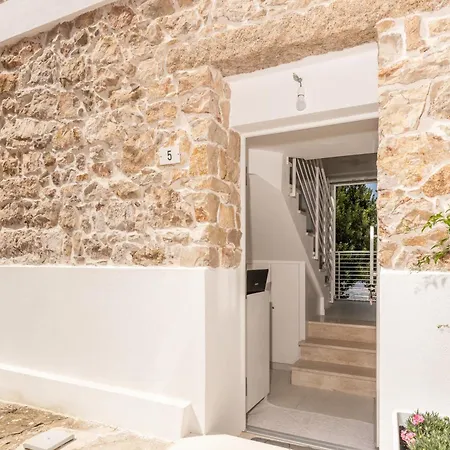 Pietra Di Luna Domo بيت ضيافة 3*
